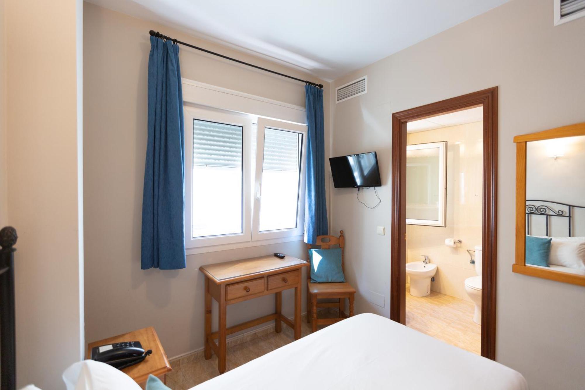 Hotel Mediterráneo Estepona Esterno foto