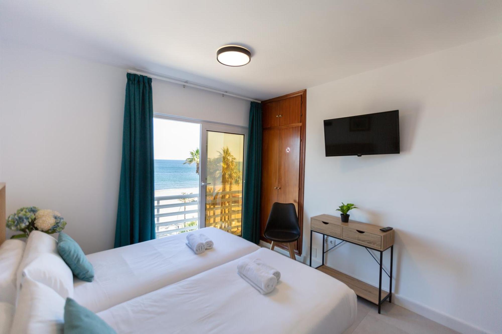 Hotel Mediterráneo Estepona Esterno foto